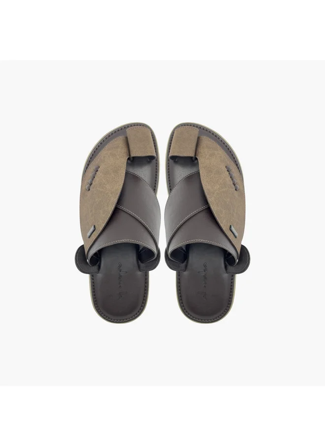 الواحة Men's Textured Slip-On Arabic Sandals with Toe Loop