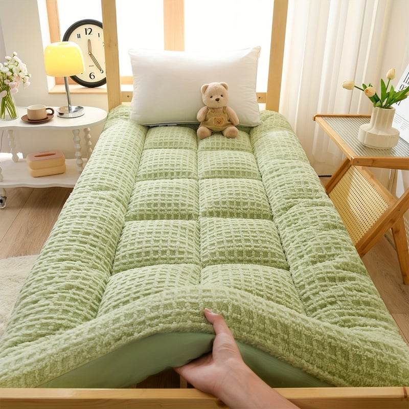 A Super Soft And Comfortable Fiber Fabric Mattress Pad, Featuring High-Quality Warm Quilted Design (Pillowcase Not Included). This Mattress Protector Is Perfect for Autumn And Winter Bedding, Skin-Friendly And Breathable, Quilted Bed Mat - Image 1
