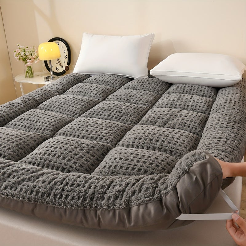 A Super Soft And Comfortable Fiber Fabric Mattress Pad, Featuring High-Quality Warm Quilted Design (Pillowcase Not Included). This Mattress Protector Is Perfect for Autumn And Winter Bedding, Skin-Friendly And Breathable, Quilted Bed Mat - Image 2