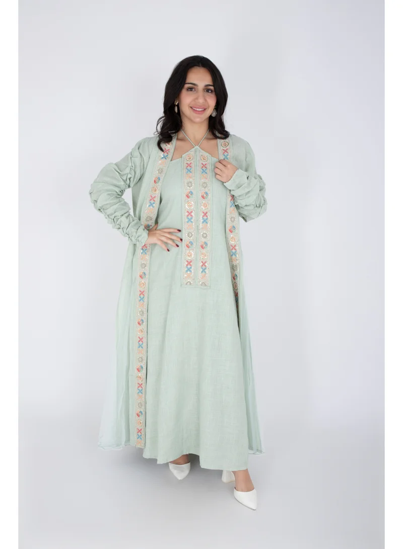 اكسا طقم أنيق مكون من قطعتين مع تطريز ملون