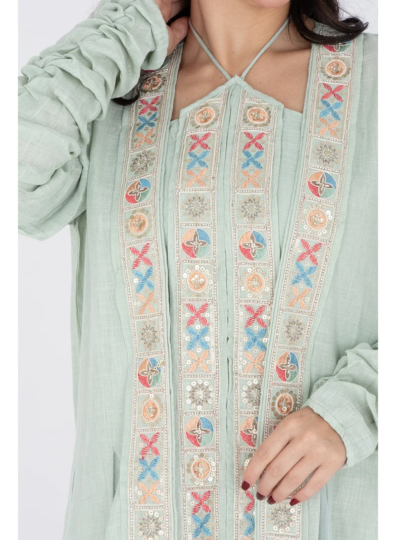 اكسا طقم أنيق مكون من قطعتين مع تطريز ملون