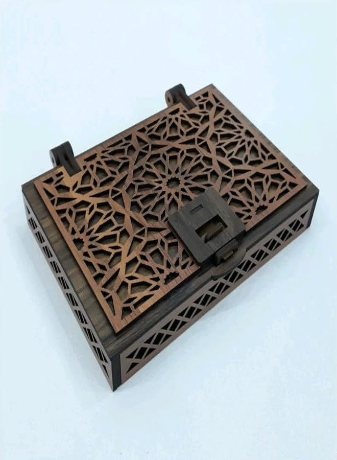 MeeCraft صندوق خشبي من MeeCraft بتصميم شبكي معقد، 6 أقسام وقفل منزلق - مثالي للأقراط ومجموعة الأحجار (18.7 × 13 × 3 سم، بني داكن) - Image 1