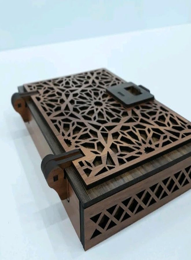 MeeCraft صندوق خشبي من MeeCraft بتصميم شبكي معقد، 6 أقسام وقفل منزلق - مثالي للأقراط ومجموعة الأحجار (18.7 × 13 × 3 سم، بني داكن) - Image 3