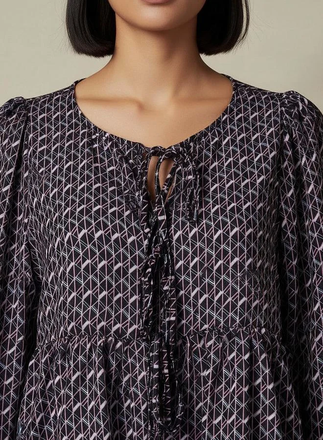 سبلاش فيڤ بلوزة بقصة عادية بطبعة هندسية