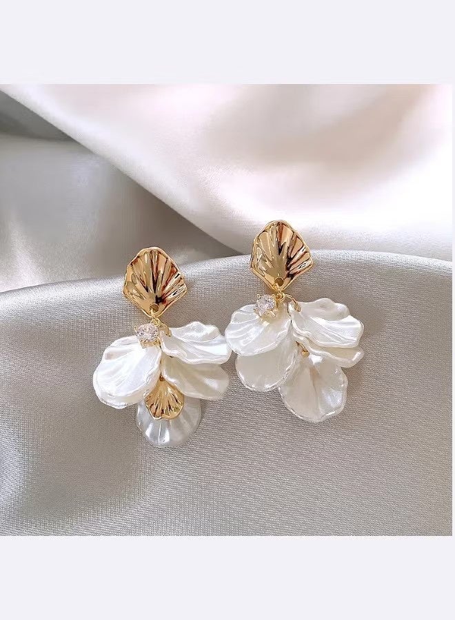 YJ Gold Shell Luster Petal Zircon Tassel Earrings Women's Fashionable Versatile Earrings 925 Silver Studs - Image 5