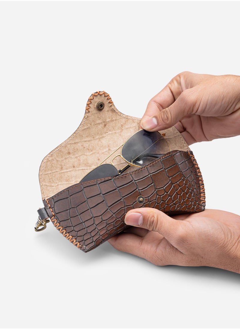 FABRICA KRAFT Fabricakraft Handmade Cocoa Brown Genuine Leather Sunglasses Case – Mamba Snake Skin Texture  - Image 5