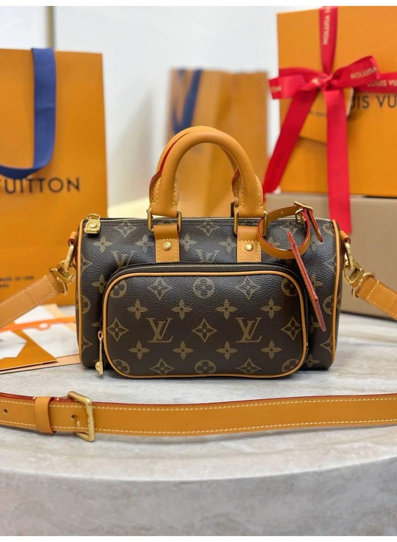 لويس فويتون حقيبة جلدية نسائية لويس فيتون بنية اللون - Image 4