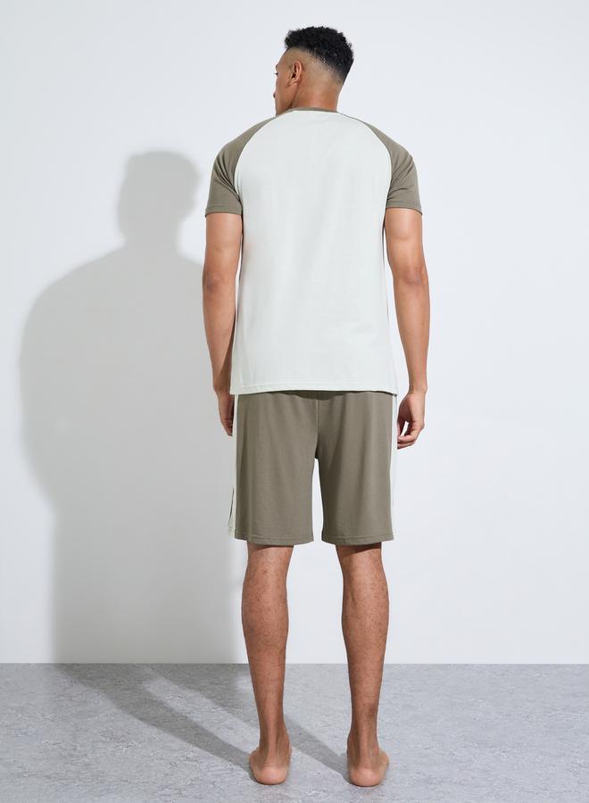 Styli Olive Color Block Raglan Sleeves T-Shirt and Shorts Pyjama Set - Image 3