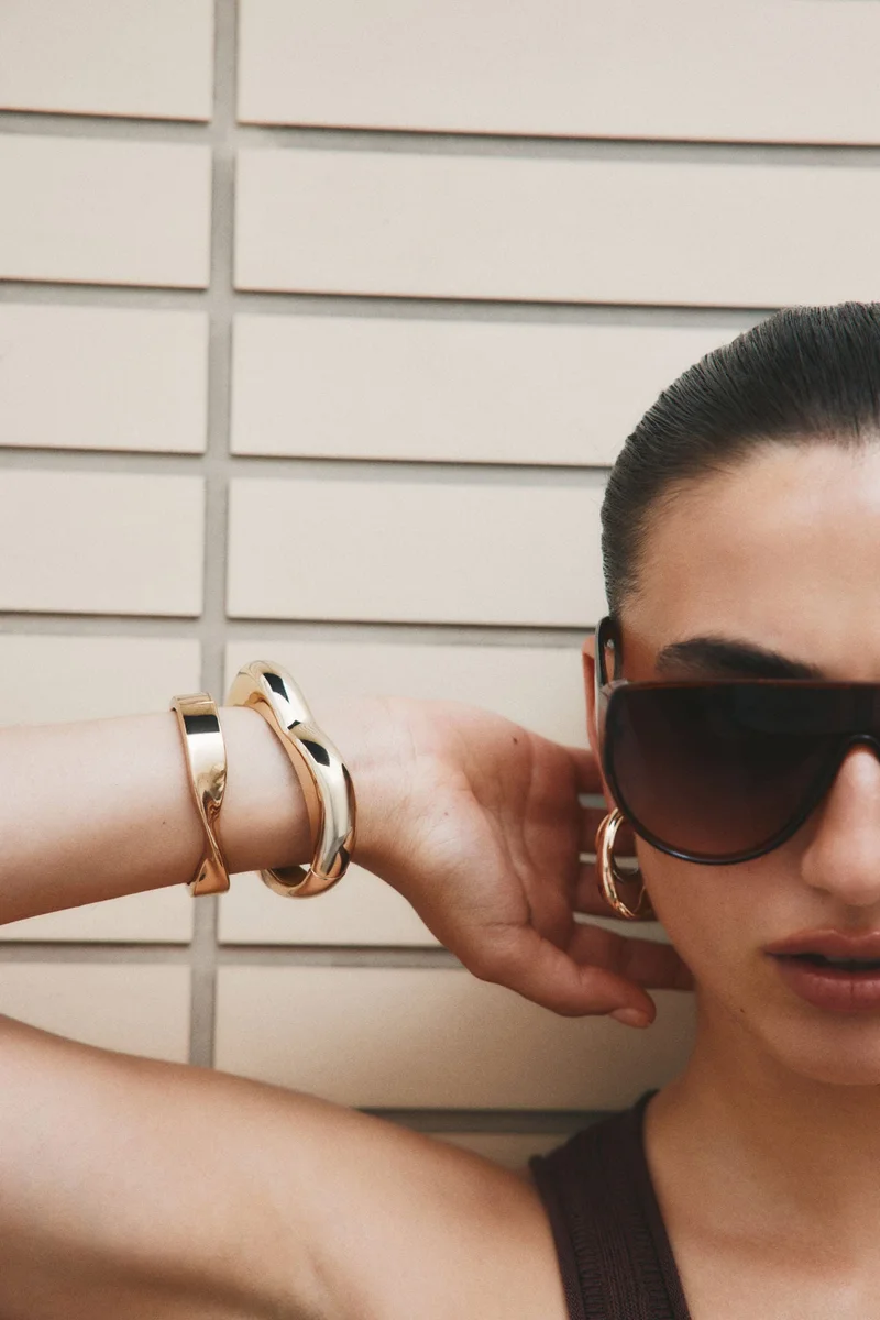 اتش اند ام إسوارة بحلية على شكل قلب