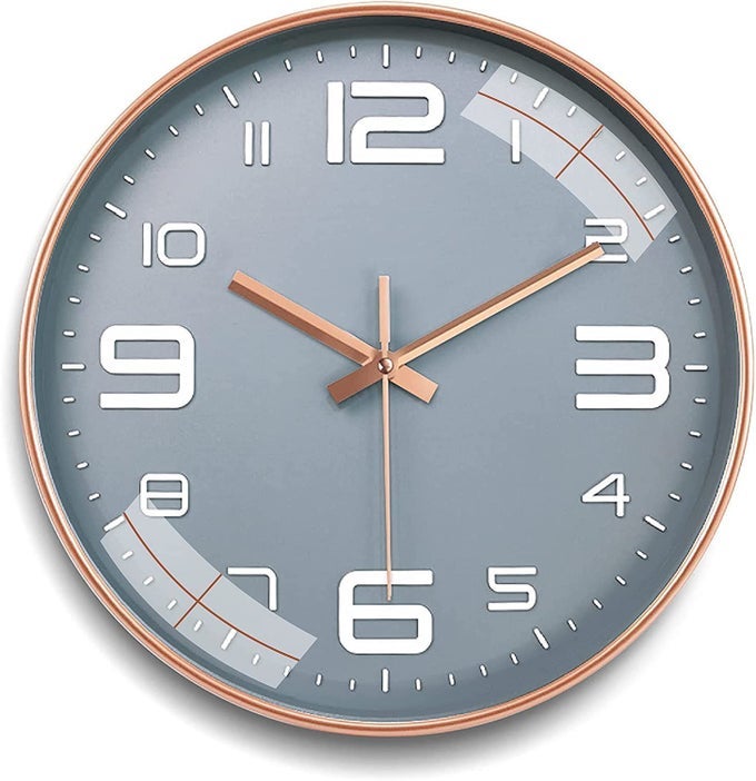 WALL CLOCK 12" SILENT QUARTZ DECORATIVE WALL CLOCK NON-TICKING CLASSIC DIGITAL CLOCK BATTERY OPERATED ROUND EASY TO READ HANDHELD COMPLETE HOME/KITCHEN/BEDROOM+
