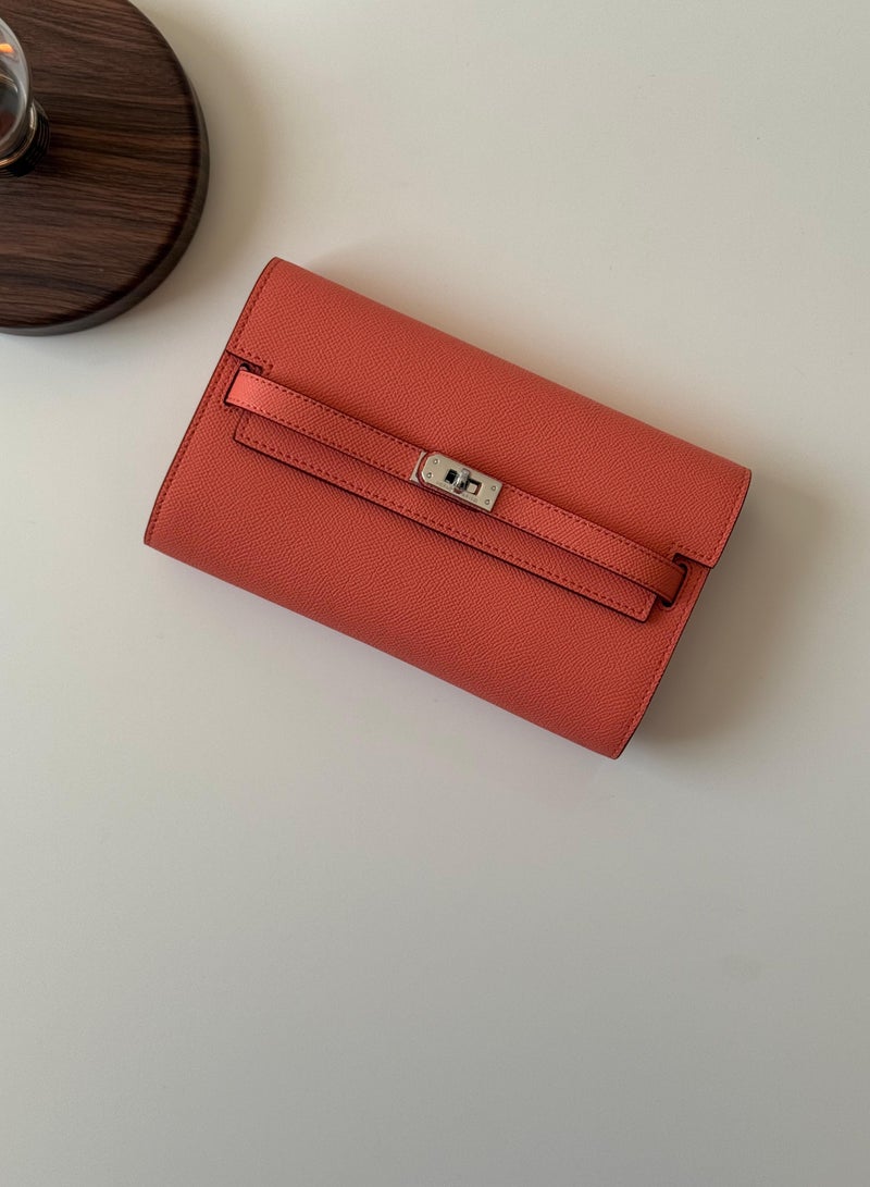 Classic Leather Wallet with Sleek Design 