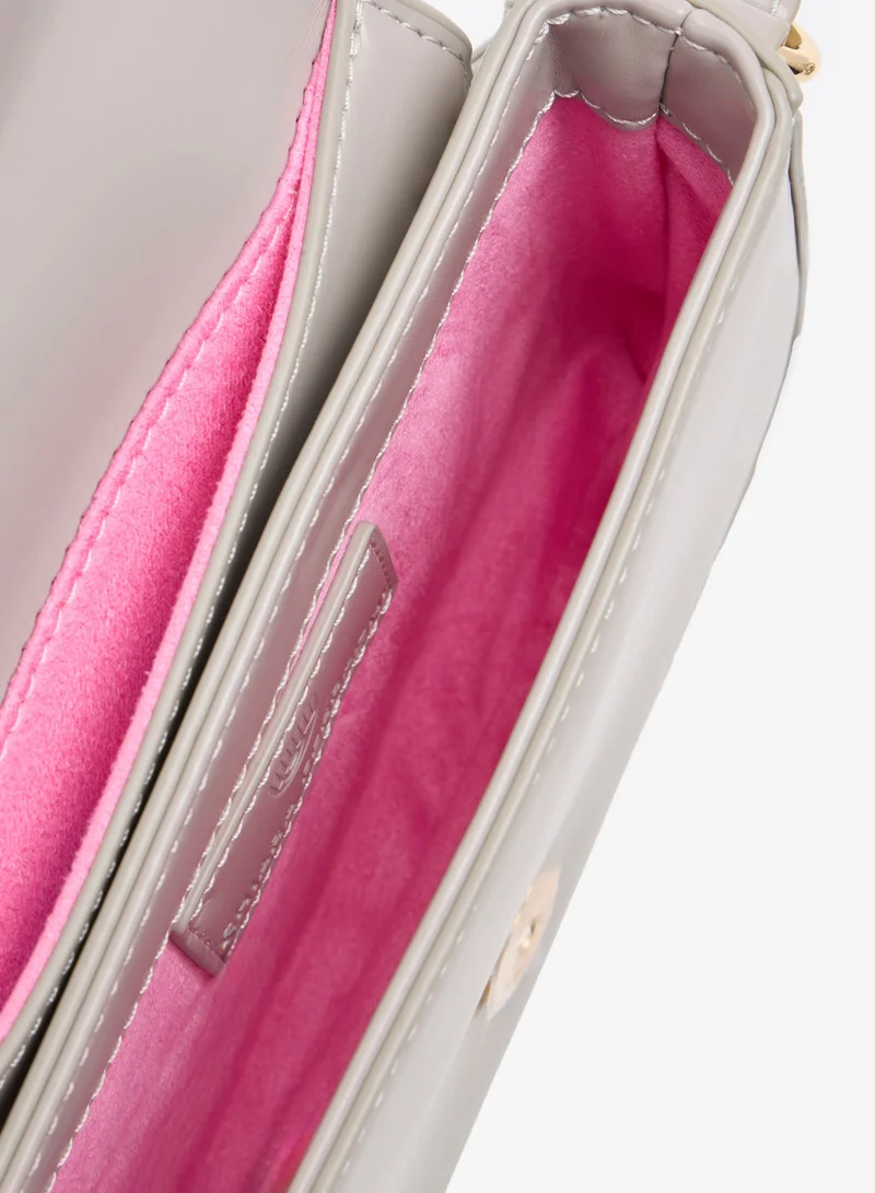 كيارا فيراغني أليسيا