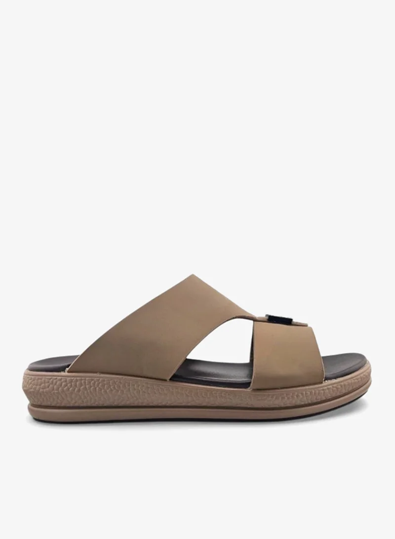 الهدف صنادل ناعمة وأنيقة