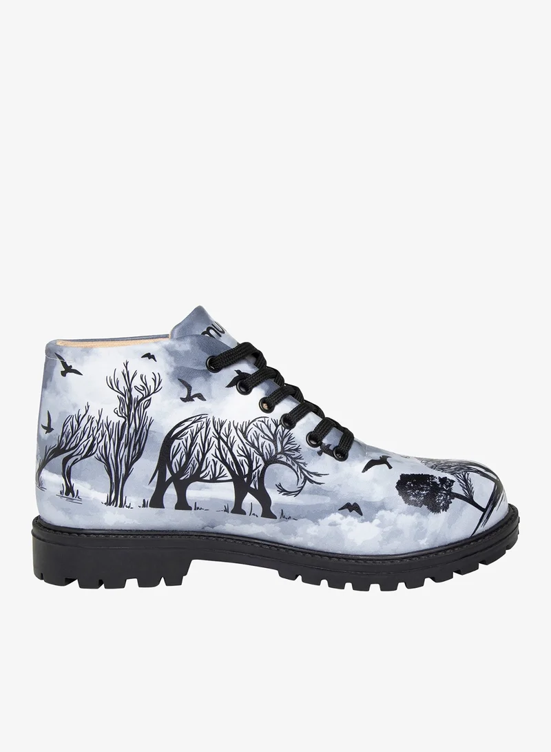 مومكا بوط الحياة المجردة