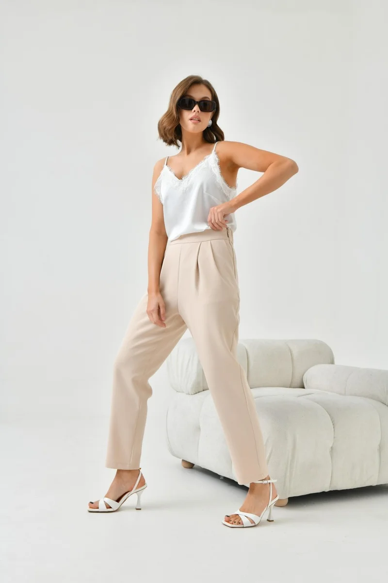 جارمي Women's Elastic Pleated Skinny Leg Trousers Beige