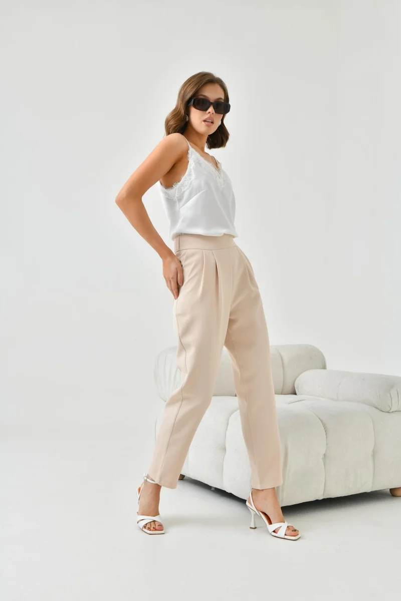 جارمي Women's Elastic Pleated Skinny Leg Trousers Beige
