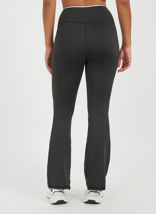 ستايلي اكتيف ليجنز بخصر ملتف وأرجل واسعة بلمسة متباينة - Image 4