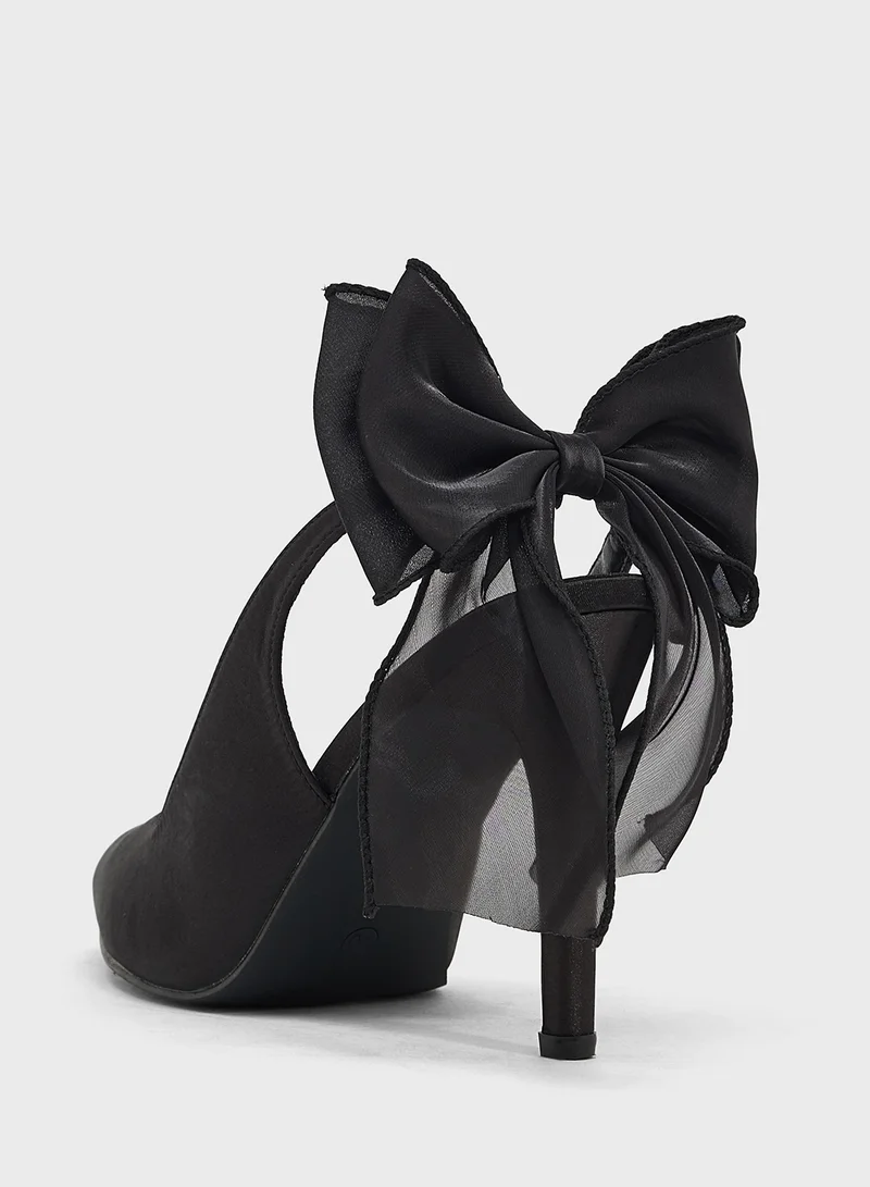 Khizana Heeled Pump With Bow