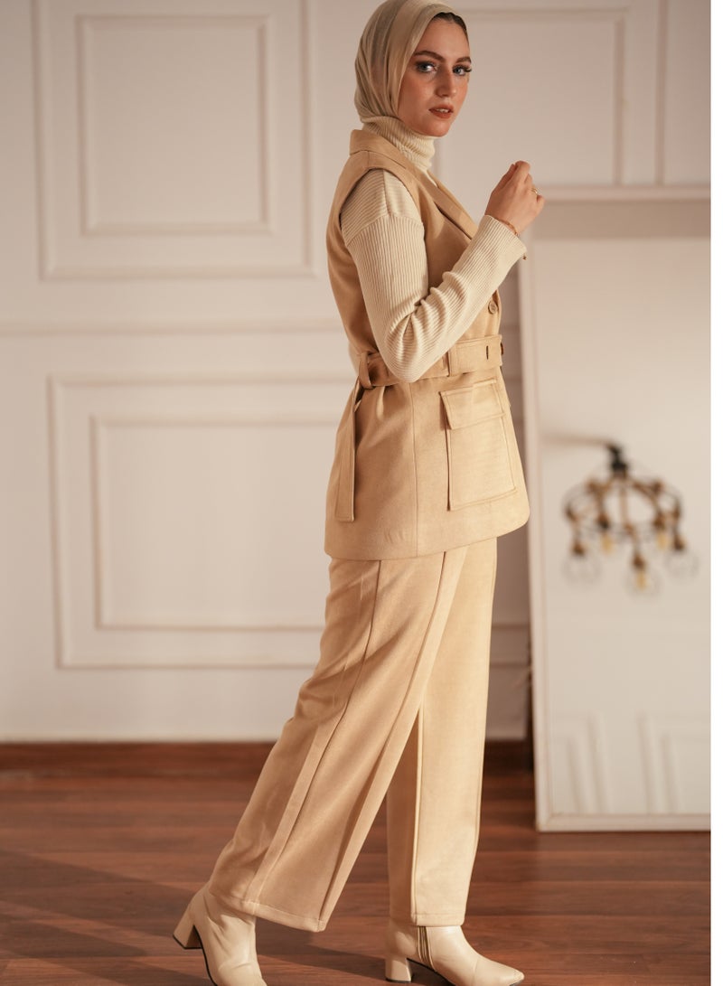 Beige winter suit consisting of a vest, pants and belt, size XL (70 to 80 kg) - Image 2