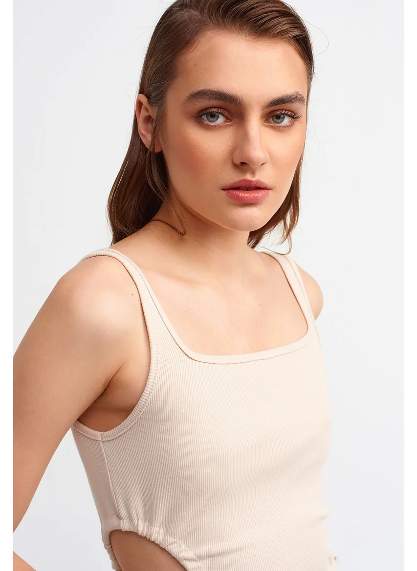 ديلفين Sleeveless Cutout Midi Dress
