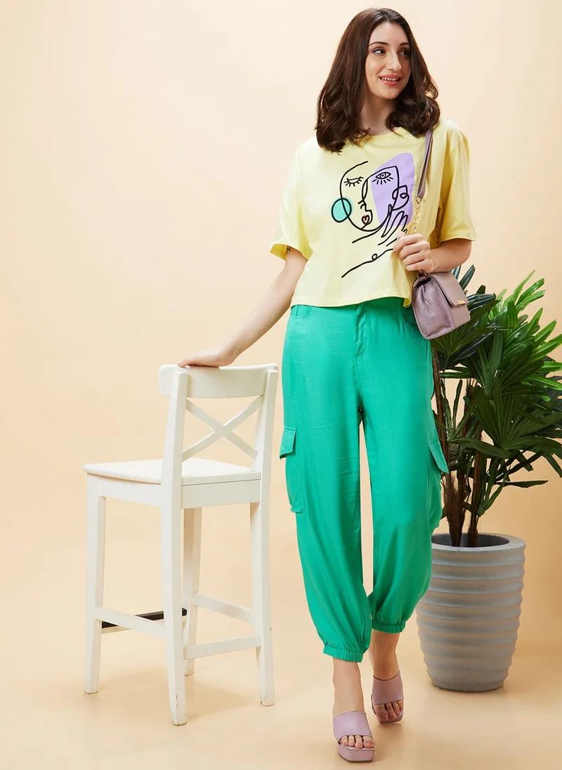 جلو باص بنطلون جوجر نسائي بقصة واسعة وخصر مرتفع من جلوبس