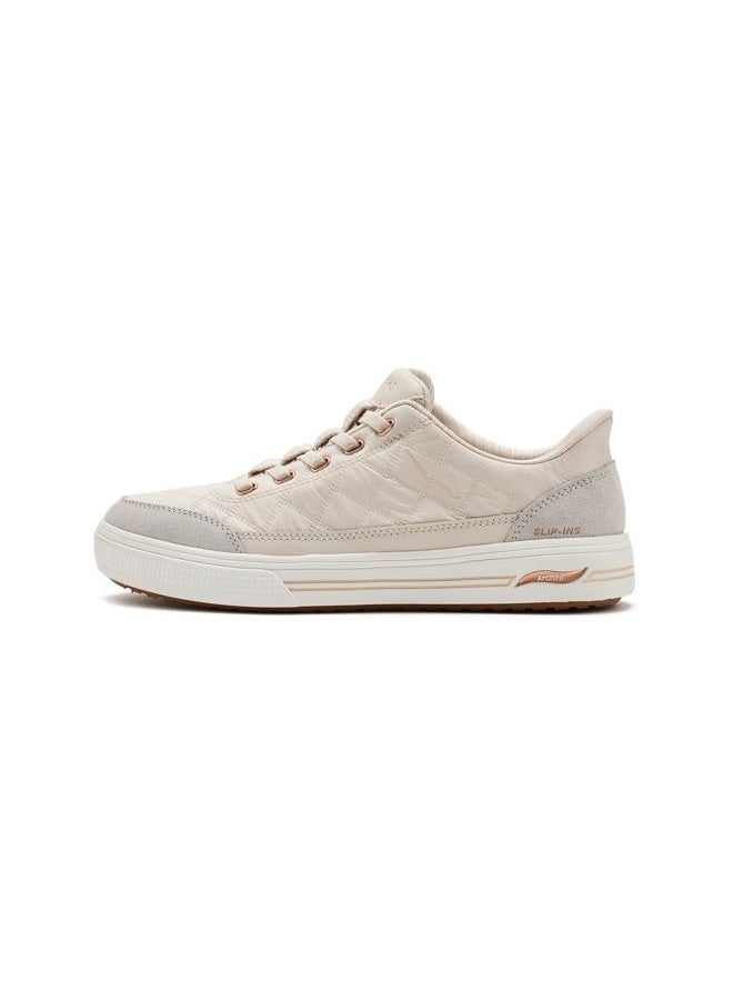 SKECHERS حذاء رياضي نسائي بأرشي فيت أركيد-كادل ستيبس بدون استخدام اليدين، أبيض فاتح، 9.5 عريض - Image 4