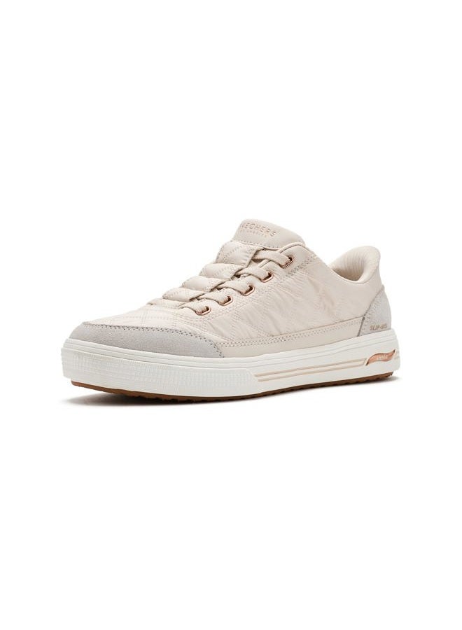 SKECHERS حذاء رياضي نسائي بأرشي فيت أركيد-كادل ستيبس بدون استخدام اليدين، أبيض فاتح، 9.5 عريض - Image 1
