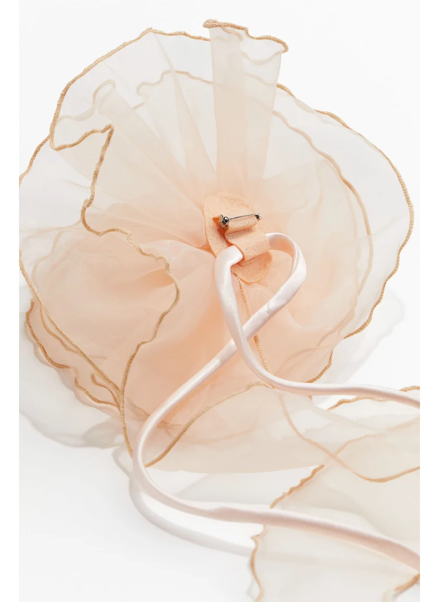 اتش اند ام Appliquéd Scarf Necklace