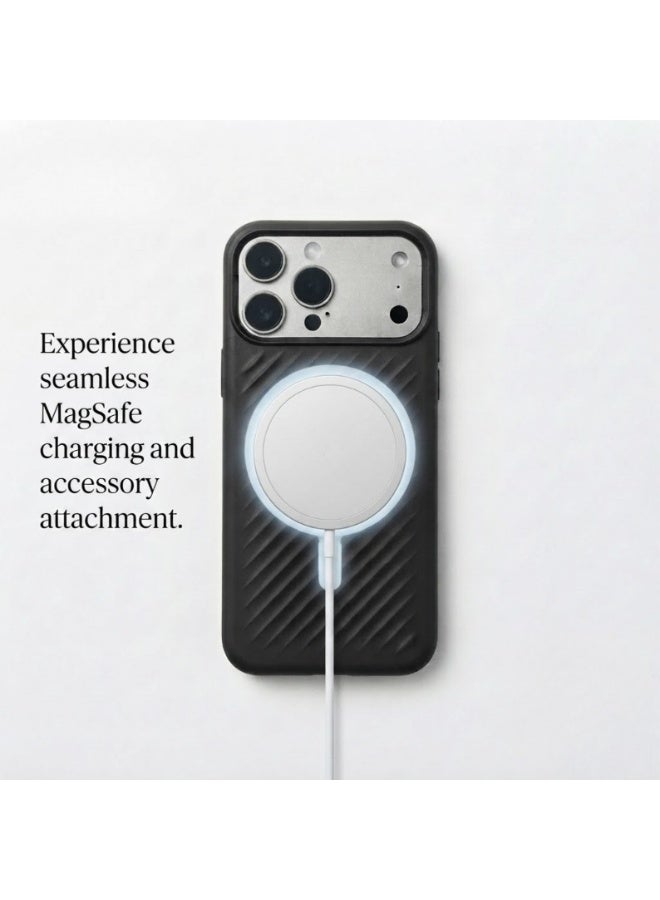 حافظة حماية لهاتف iPhone 17 Pro بتصميم معدني وملمس مضلع مائل، مانعة للانزلاق ومقاومة للصدمات ومتوافقة مع MagSafe. - Image 5