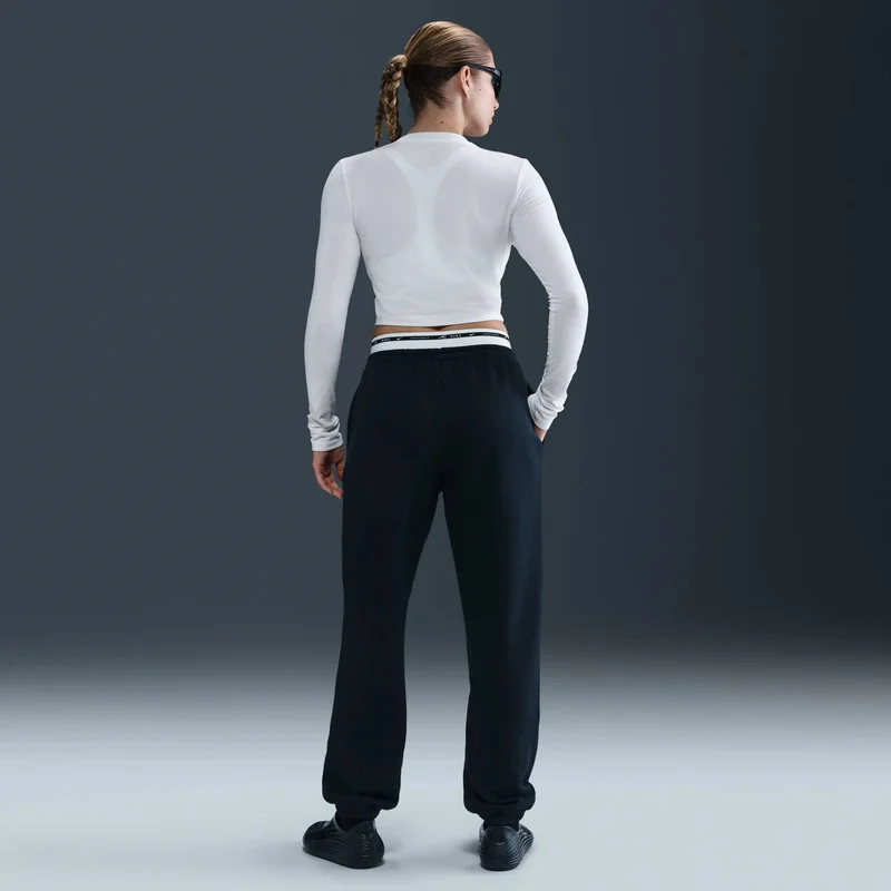 نايكي تيشيرت قصير سبورتسوير تشيل كينت للنساء