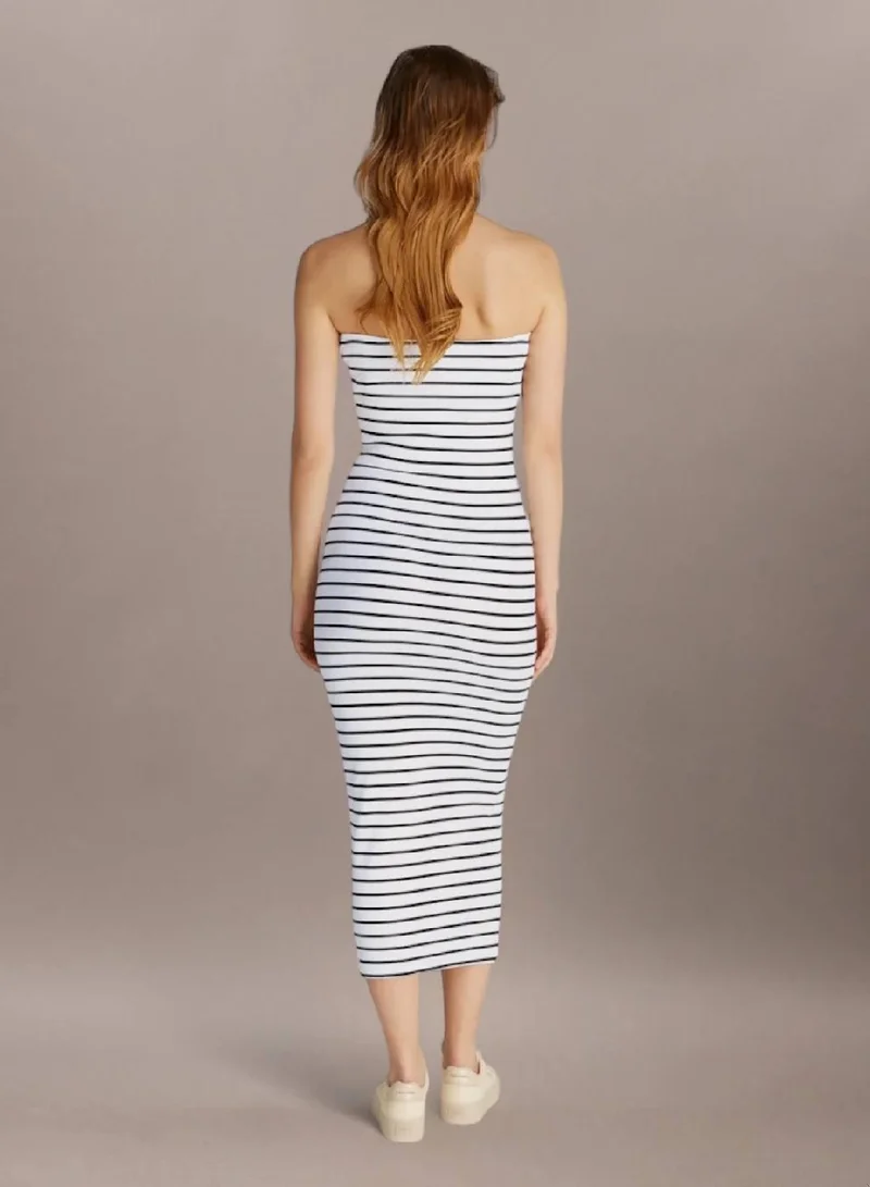 كالفن كلاين جينز فستان بدون حمالات من القطن بتصميم مضلع