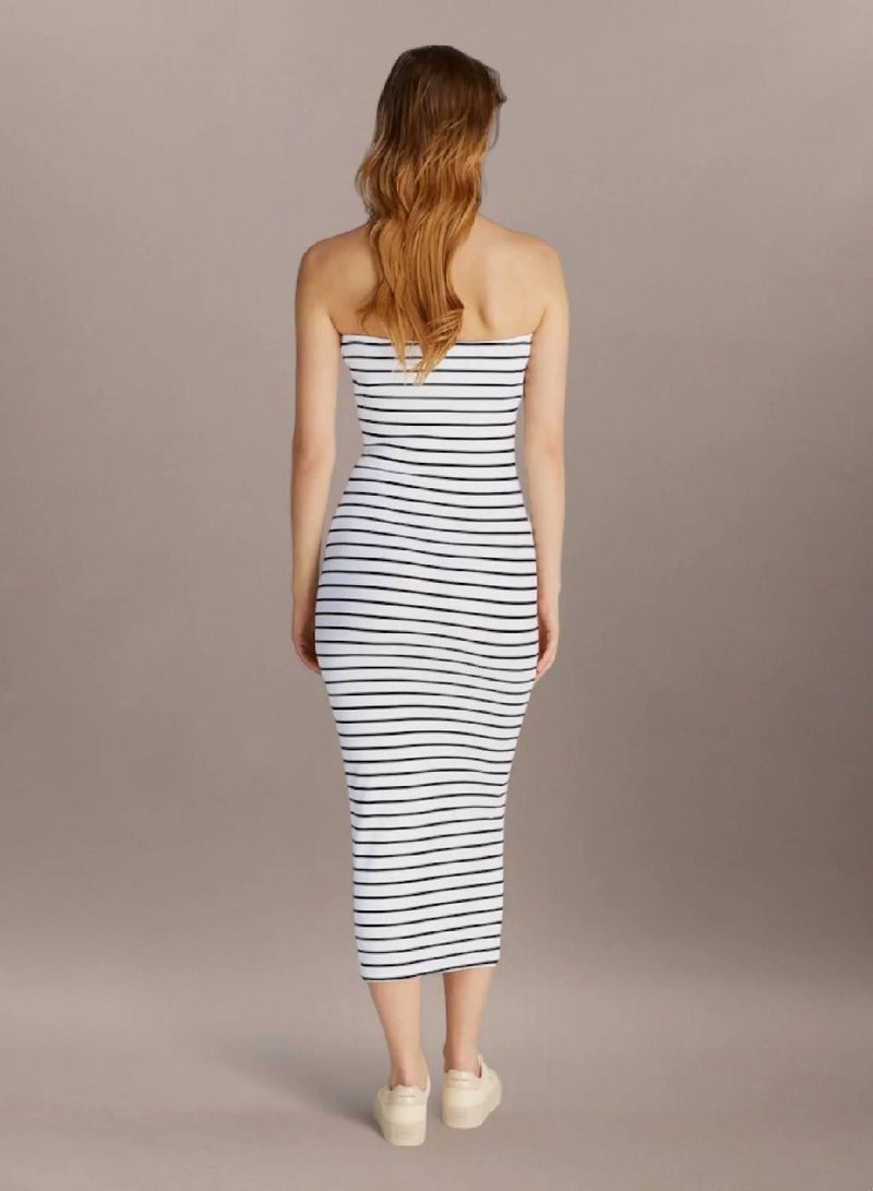 كالفن كلاين جينز فستان بدون حمالات من القطن بتصميم مضلع - Image 2