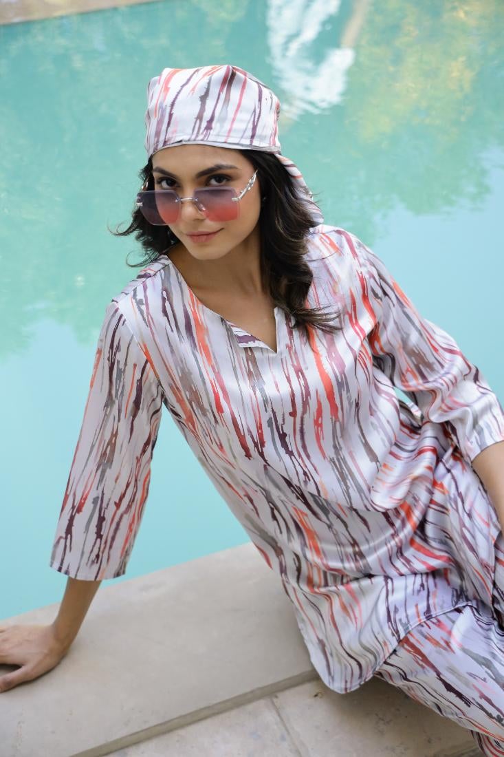 Label Flavia طقم متعدد الألوان مع بلوزة وسروال للنساء - Image 4