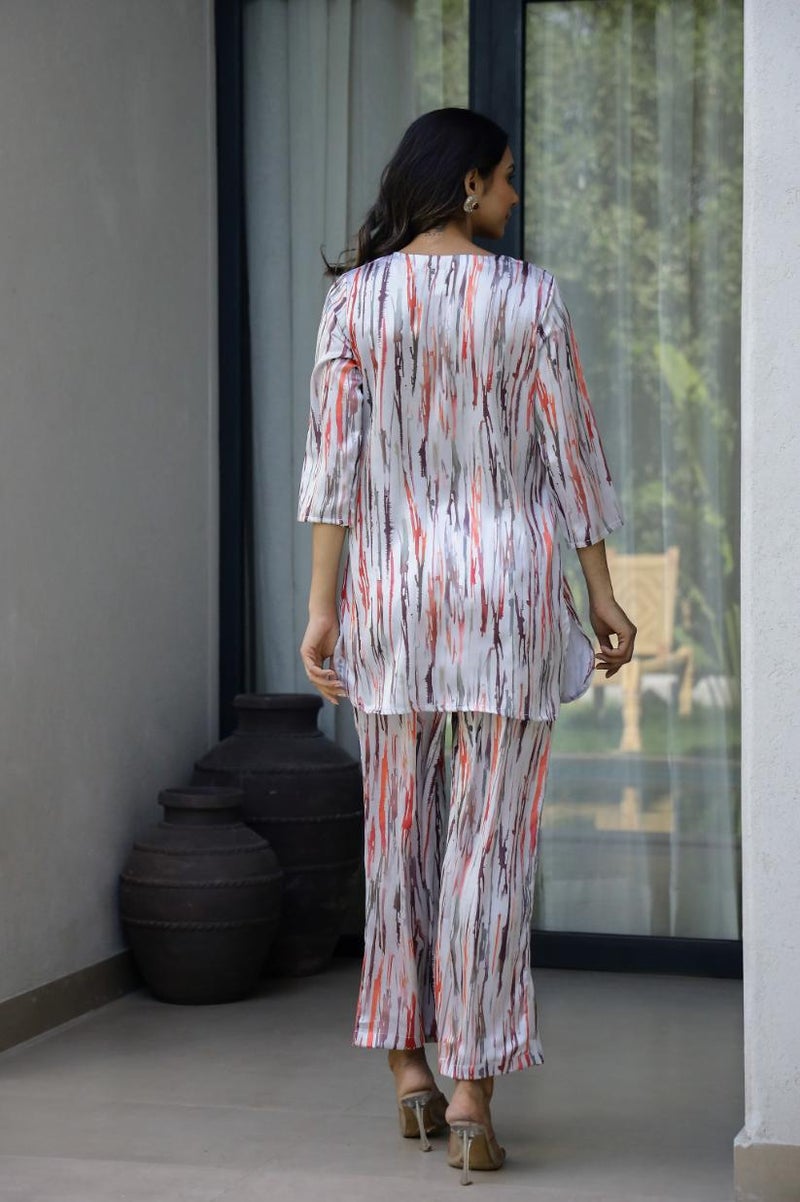 Label Flavia طقم متعدد الألوان مع بلوزة وسروال للنساء - Image 1