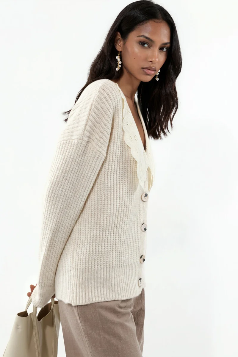 هيكاب Buttoned Knit Cardigan with Collar Detail