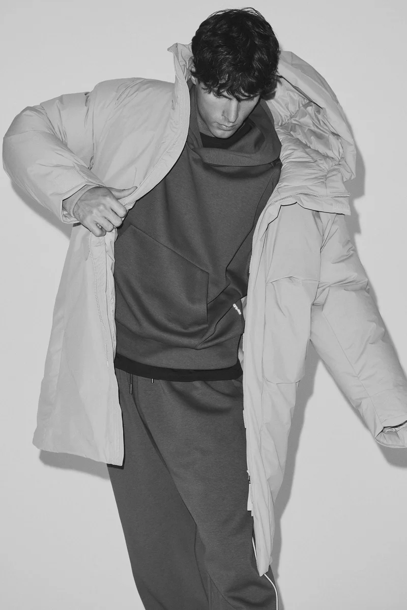 اتش اند ام جاكيت باركا مزود بحشوة من نسيج بتقنية ثيرمو موف بقصة عادية