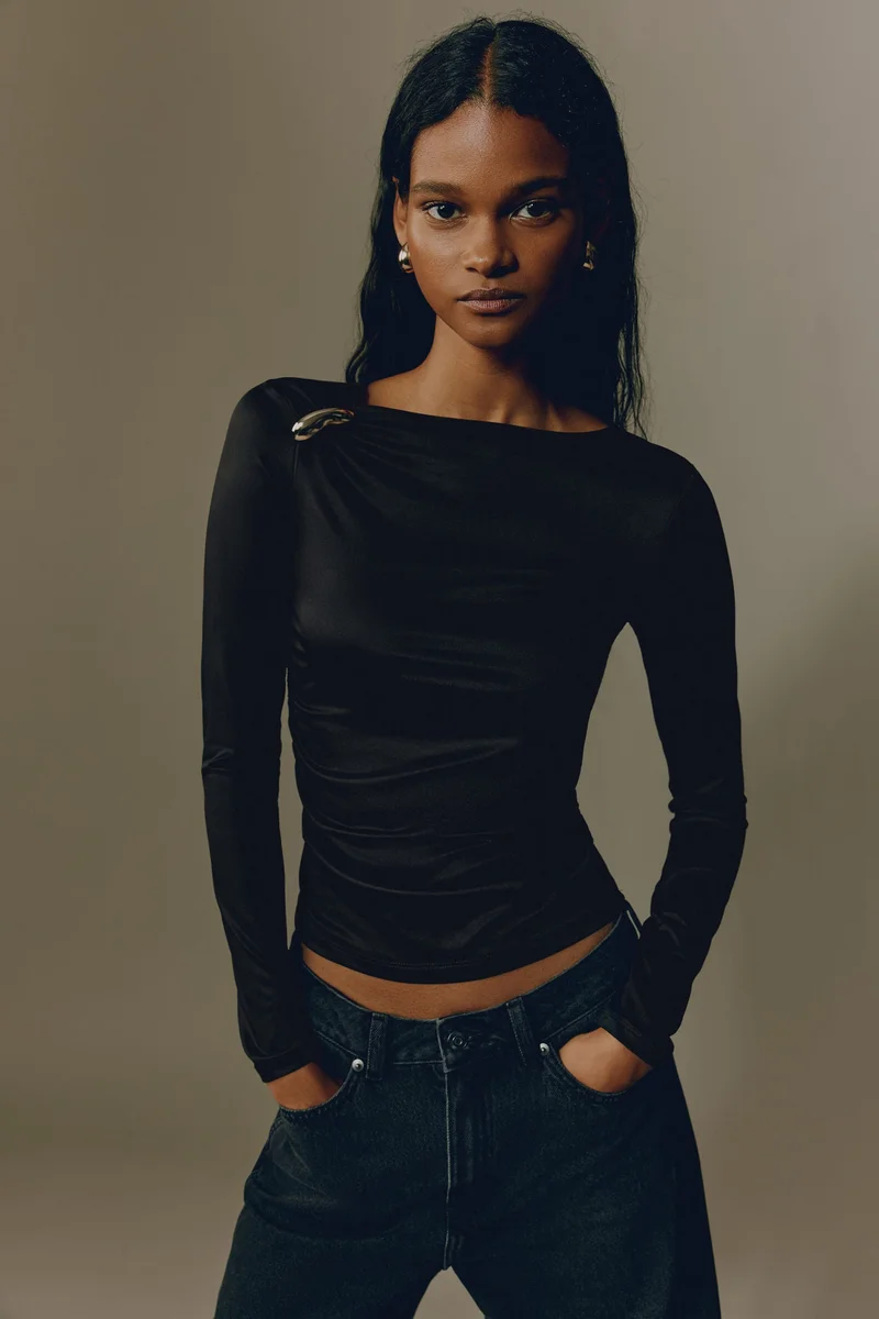 اتش اند ام بلوزة جيرسيه غير متماثلة