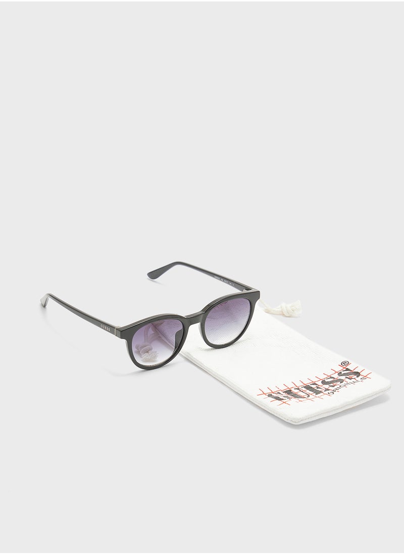 GUESS Gu0023501B46 Wayfarers Sunglasses  - Image 4