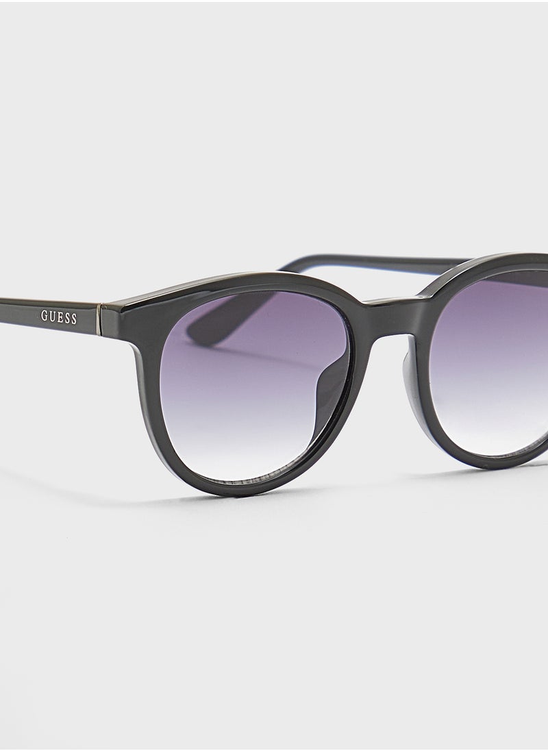 GUESS Gu0023501B46 Wayfarers Sunglasses  - Image 3