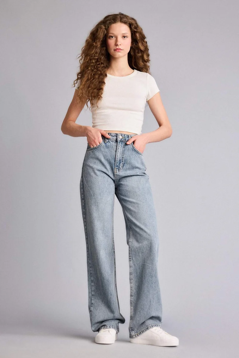 ديفاكتو 90's Wide Leg High Waist Washed Jeans