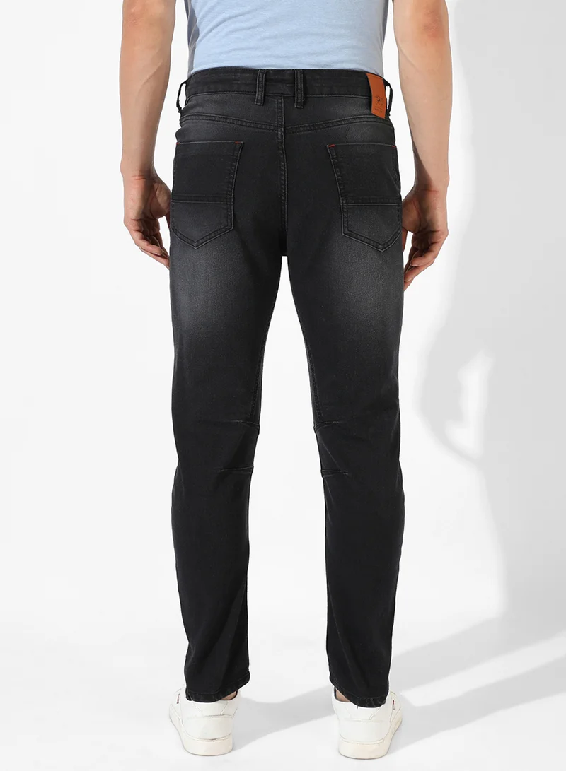 كامبوس سوترا Campus Sutra Men's Black Minimal Side Distressed Denim Jeans For Casual Wear | Dark-Wash | Regular Fit | Button Closure | Cotton Denim Jeans Crafted With Comfort Fit For Everyday Wear