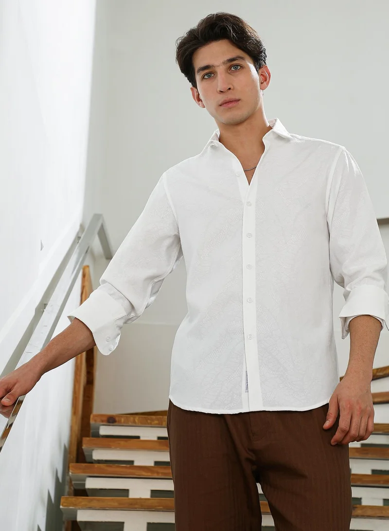 Campus Sutra Men's White Textured Cotton Blend Slim Fit Shirt
