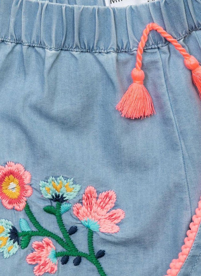 مينوتي شورت بناتي ناعم بتطريز ورباط مزين بشرّابات - Image 3