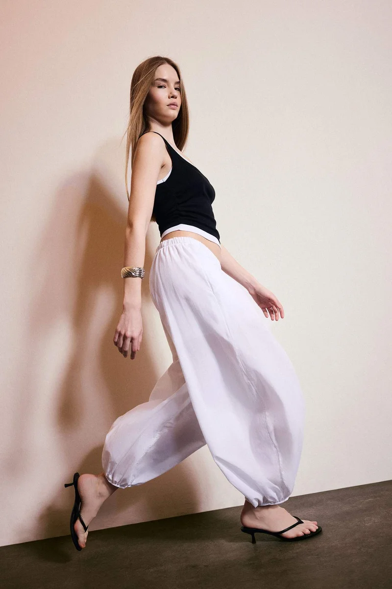 ديفاكتو Balloon Fit Regular Hem With Pockets Voile Trousers