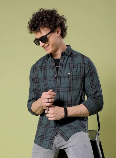 The Indian Garage Co Men Slim Fit Checkered Full Sleeves Cutaway Collar Casual Shirt