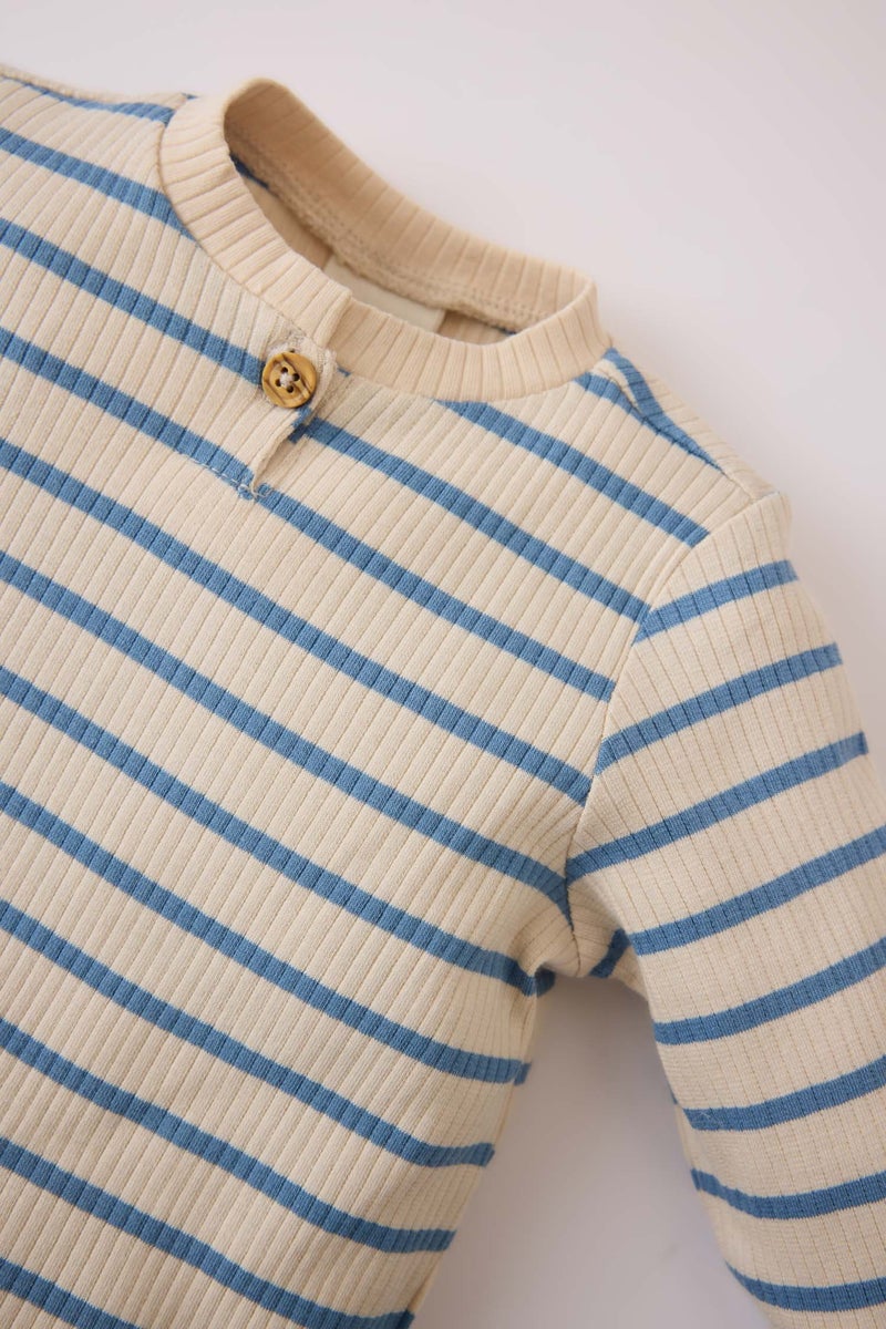 ديفاكتو طقم بيبي بناتي مخطط مضلع قصة عادية - قطعتين - Image 4