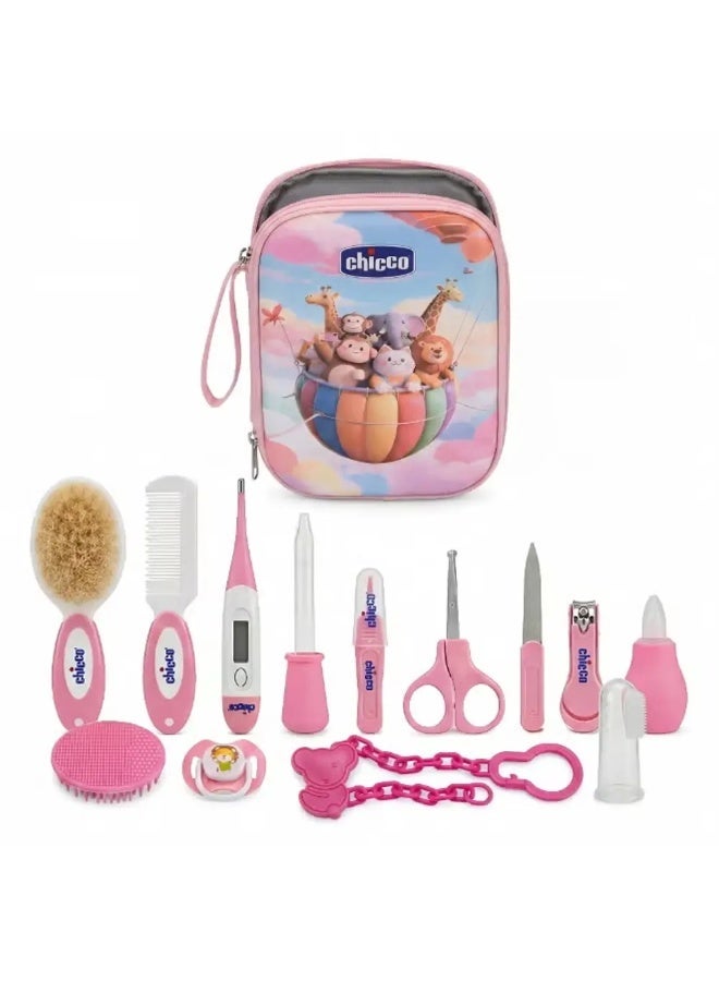 شيكو حقيبة عناية الطفل الكاملة من Chicco – طقم أدوات عناية حديثي الولادة 14 قطعة بعلبة أنيقة ومريحة - Image 1