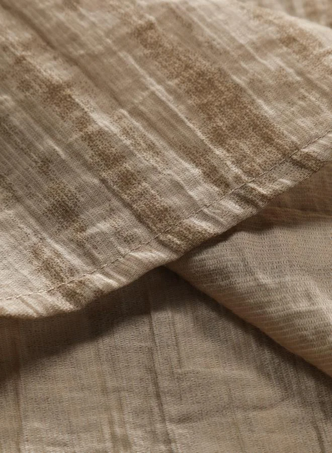 تايك تو قميص بياقة واقفة سادة بنصف فتحة وأنسجة صلبة