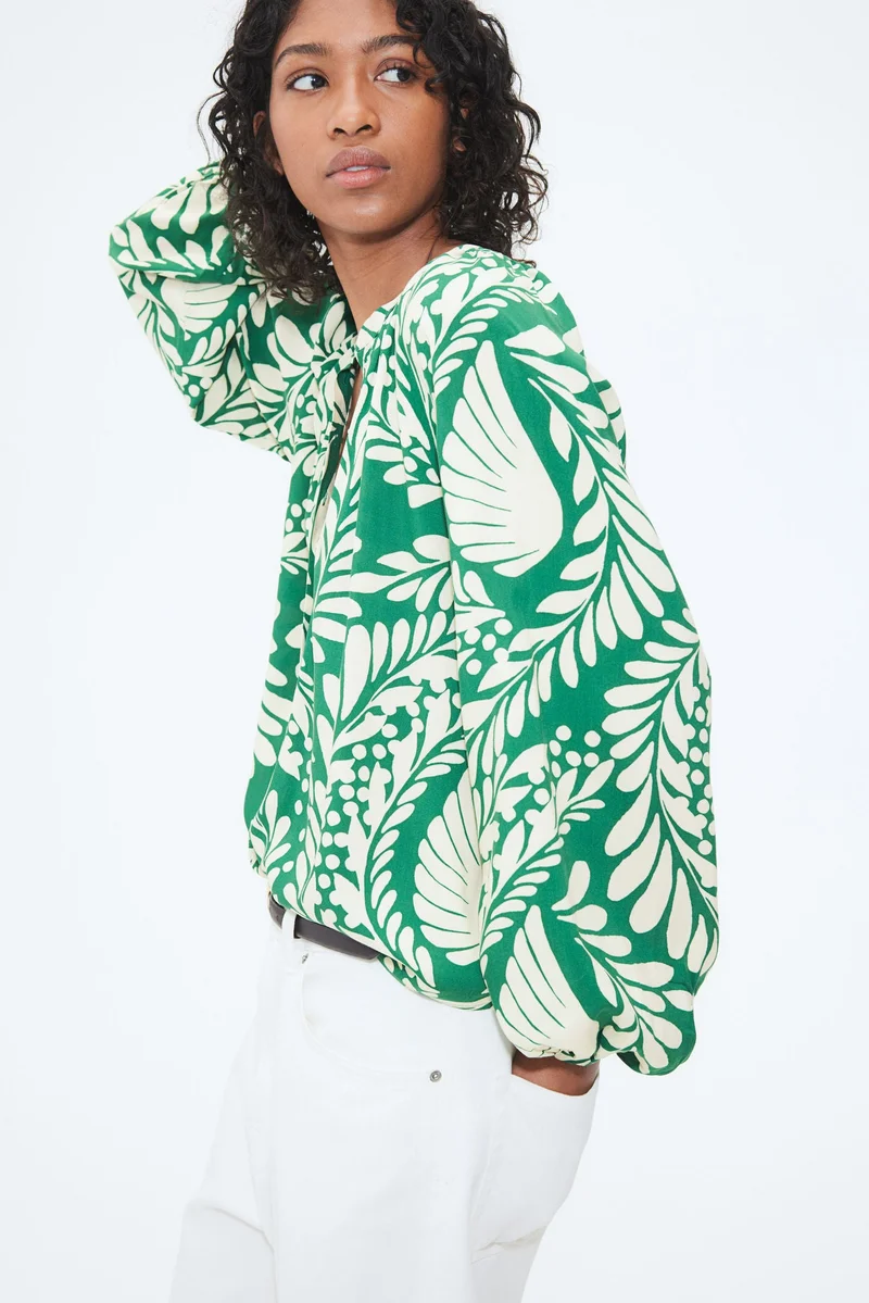 H&M Balloon-sleeved blouse