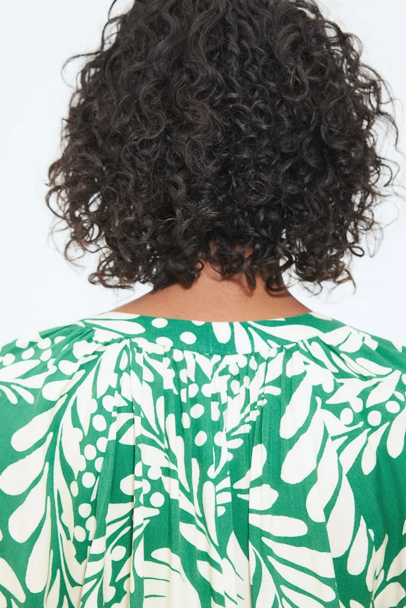 H&M Balloon-sleeved blouse